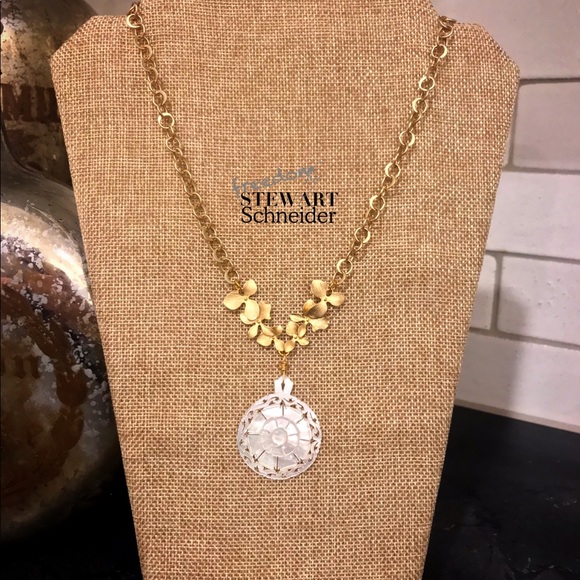 Timeless necklace - Picture 2 of 2